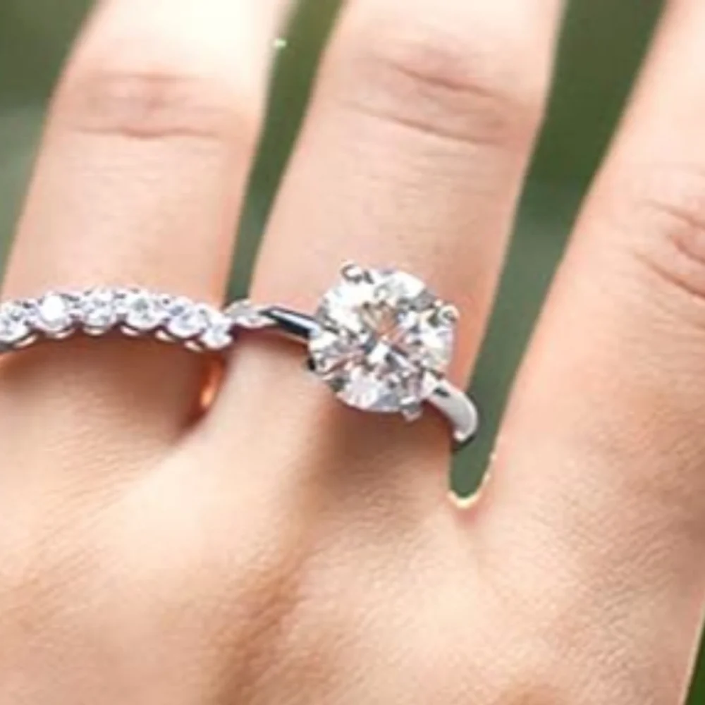 3ct Moissanite 18kgp 925 Certified Authentic Ring. Stunning 👑💎VVSI D